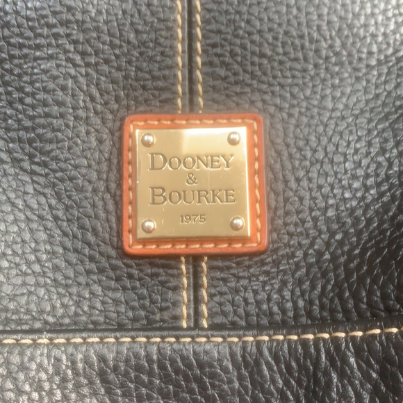 Dooney & Bourke purse - Picture 2 of 6